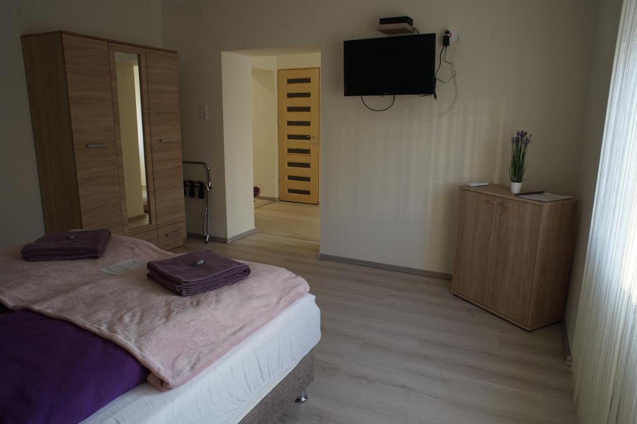 Csengo Vendeghaz Hotel Kiskoros Ngoại thất bức ảnh