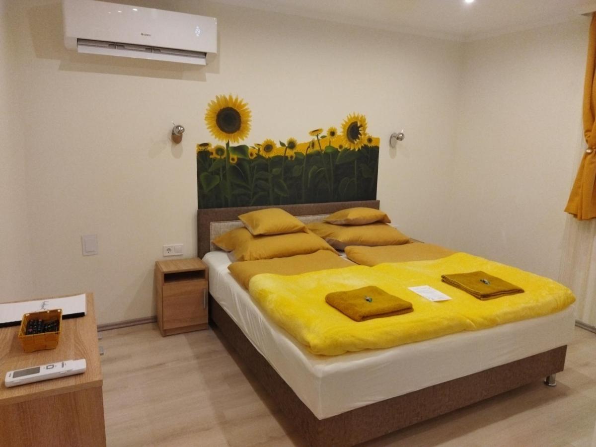 Csengo Vendeghaz Hotel Kiskoros Ngoại thất bức ảnh