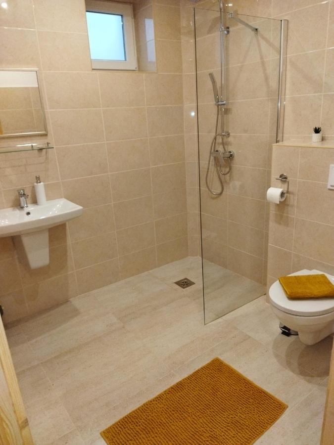 Csengo Vendeghaz Hotel Kiskoros Ngoại thất bức ảnh