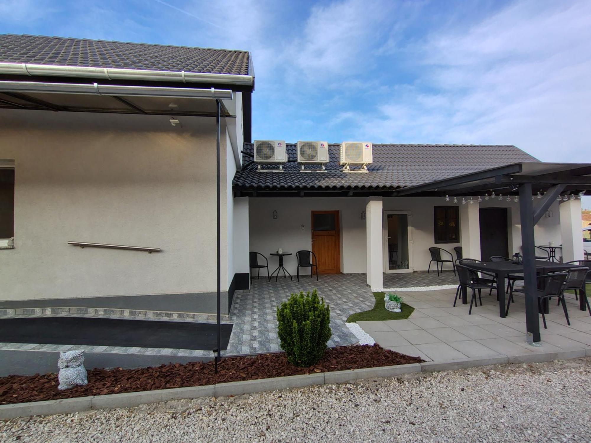 Csengo Vendeghaz Hotel Kiskoros Ngoại thất bức ảnh